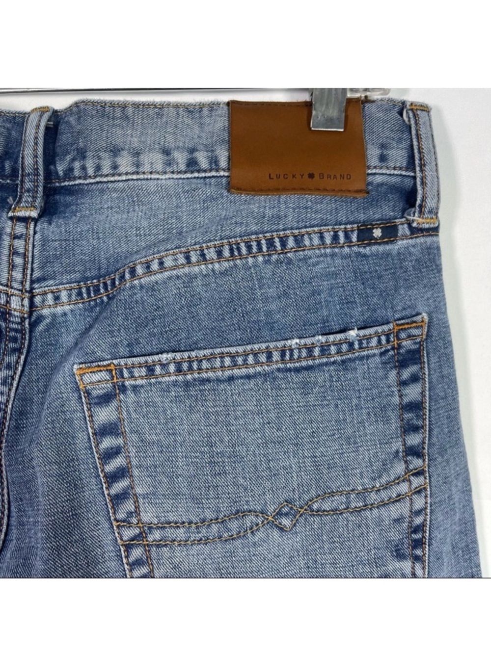 Lucky Brand, 221 Original Straight Jeans, Size 32x32. In excellent condition! - Picture 5 of 10